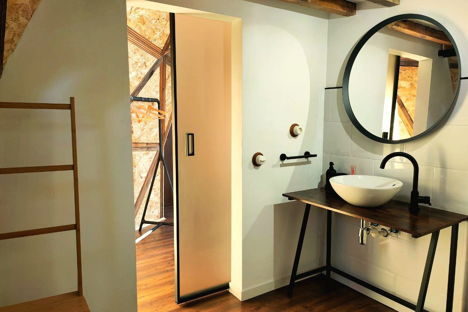 Baño del domo Polaris — Miradomos, Soria